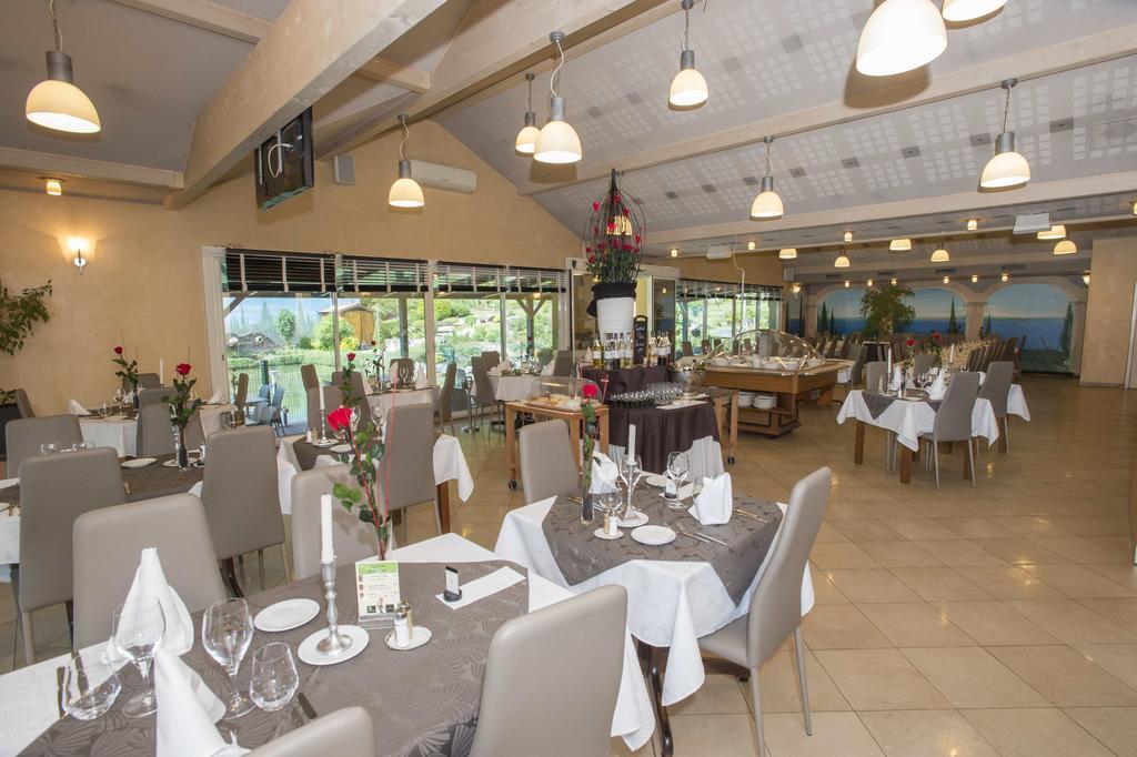 Hotel Aster Restaurant Aux Arcades Briey Eksteriør billede